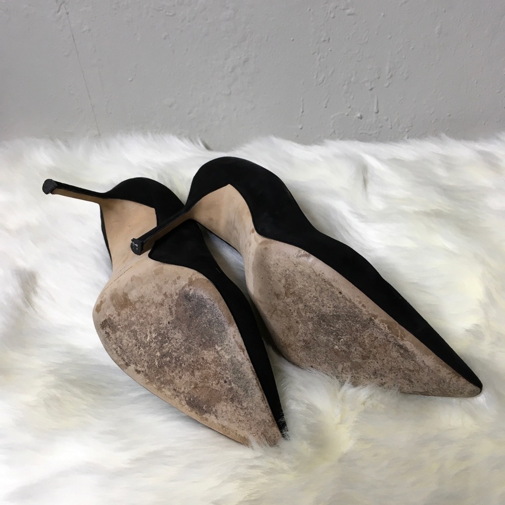 Manolo Blahnik Patent Leather Pump - Picture 3 of 3